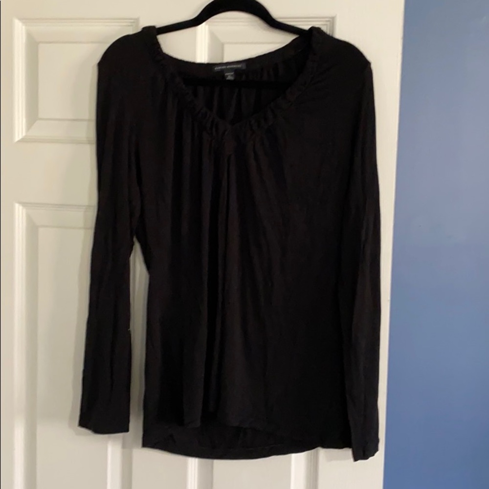 EUC black stretch long sleeve tee